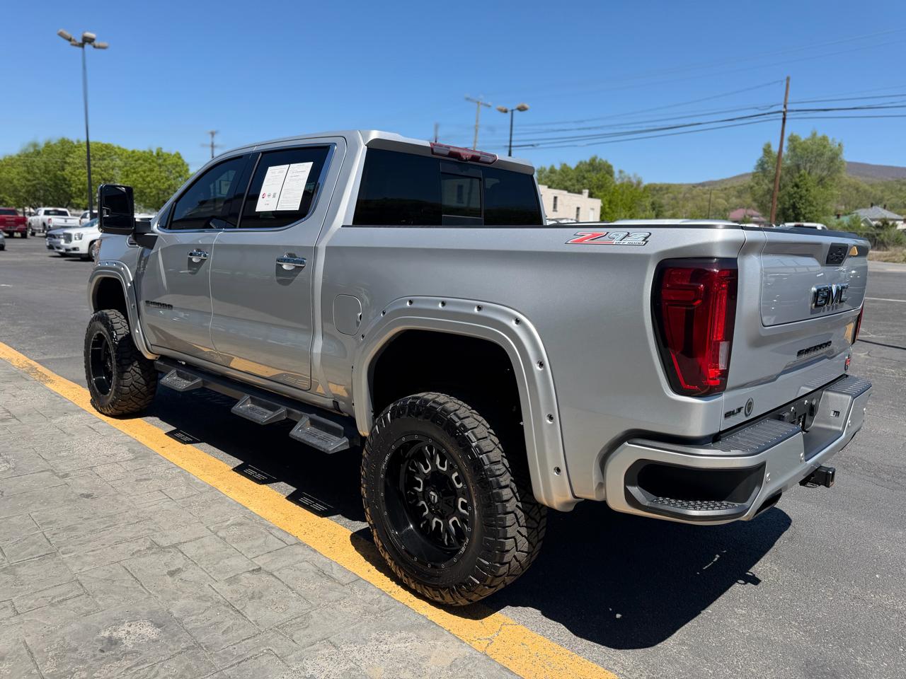 GMC Sierra 1500 4WD Crew Cab 147" SLT 2021