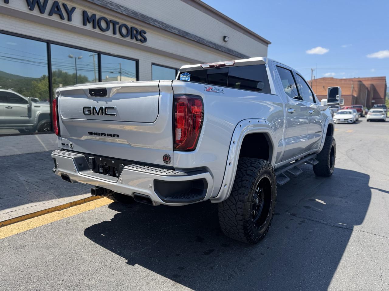 GMC Sierra 1500 4WD Crew Cab 147" SLT 2021