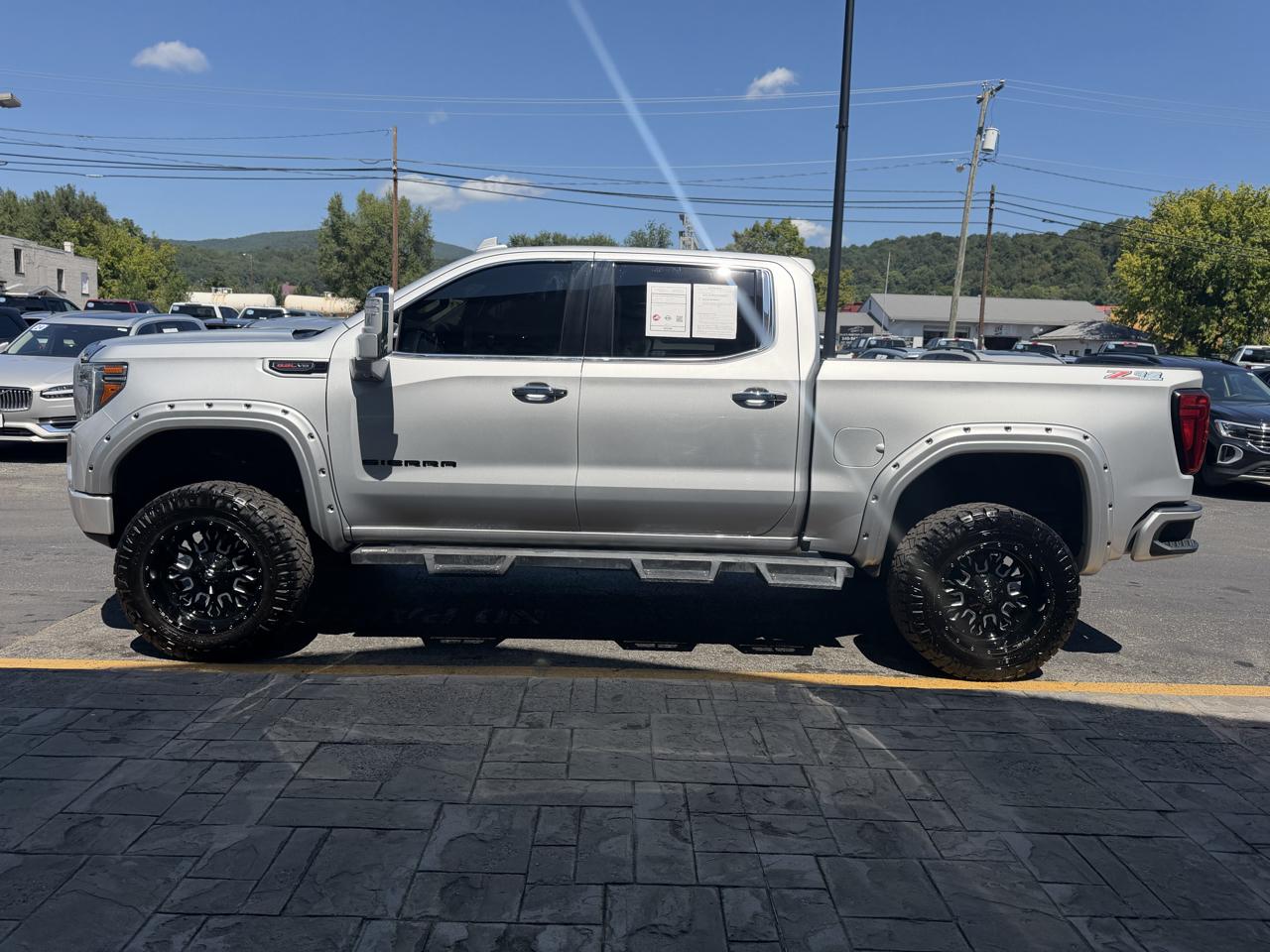 GMC Sierra 1500 4WD Crew Cab 147" SLT 2021