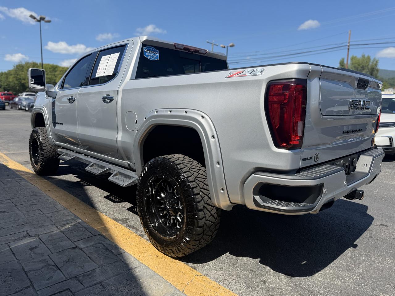 GMC Sierra 1500 4WD Crew Cab 147" SLT 2021