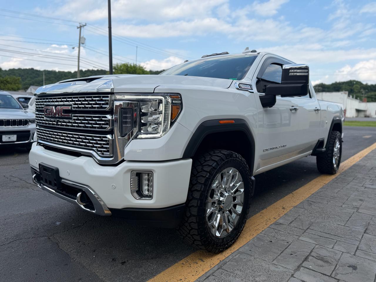 GMC Sierra 2500HD 4WD Crew Cab 159" Denali 2022
