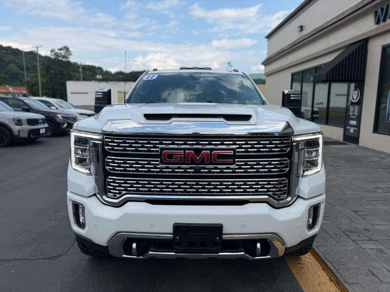 GMC Sierra 2500HD 4WD Crew Cab 159" Denali 2022