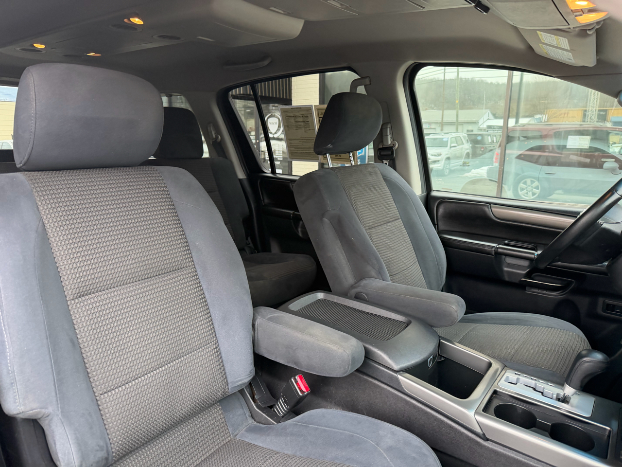 Nissan Armada 4WD 4dr SV 2012