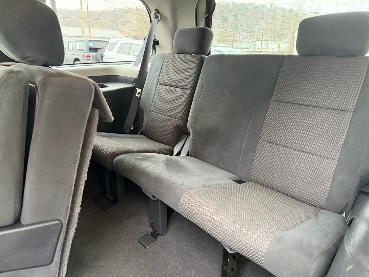 Nissan Armada 4WD 4dr SV 2012