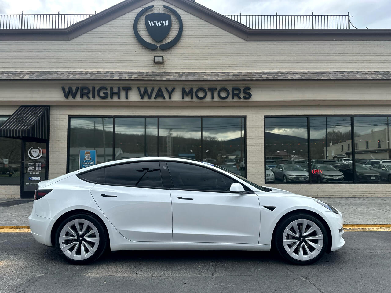 2022 Tesla Model 3 Long Range photo 2