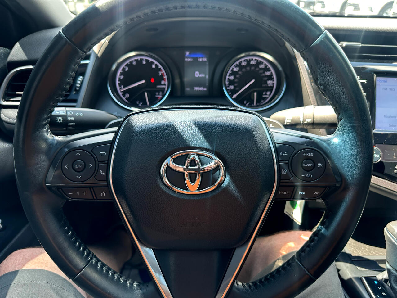 2020 Toyota Camry SE photo 15