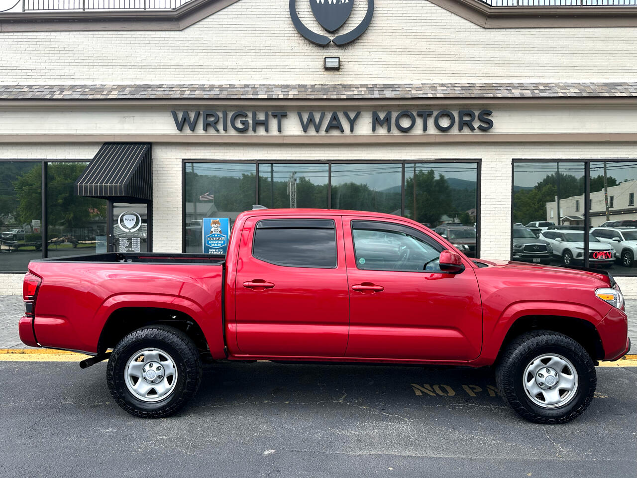 2021 Toyota Tacoma SR Double Cab V6 photo 2
