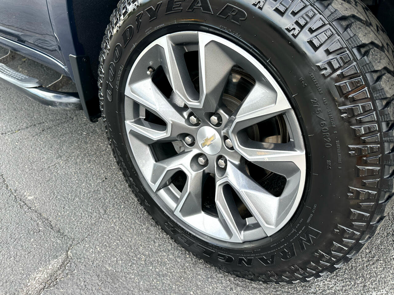 2021 Chevrolet Silverado 1500 LT photo 3