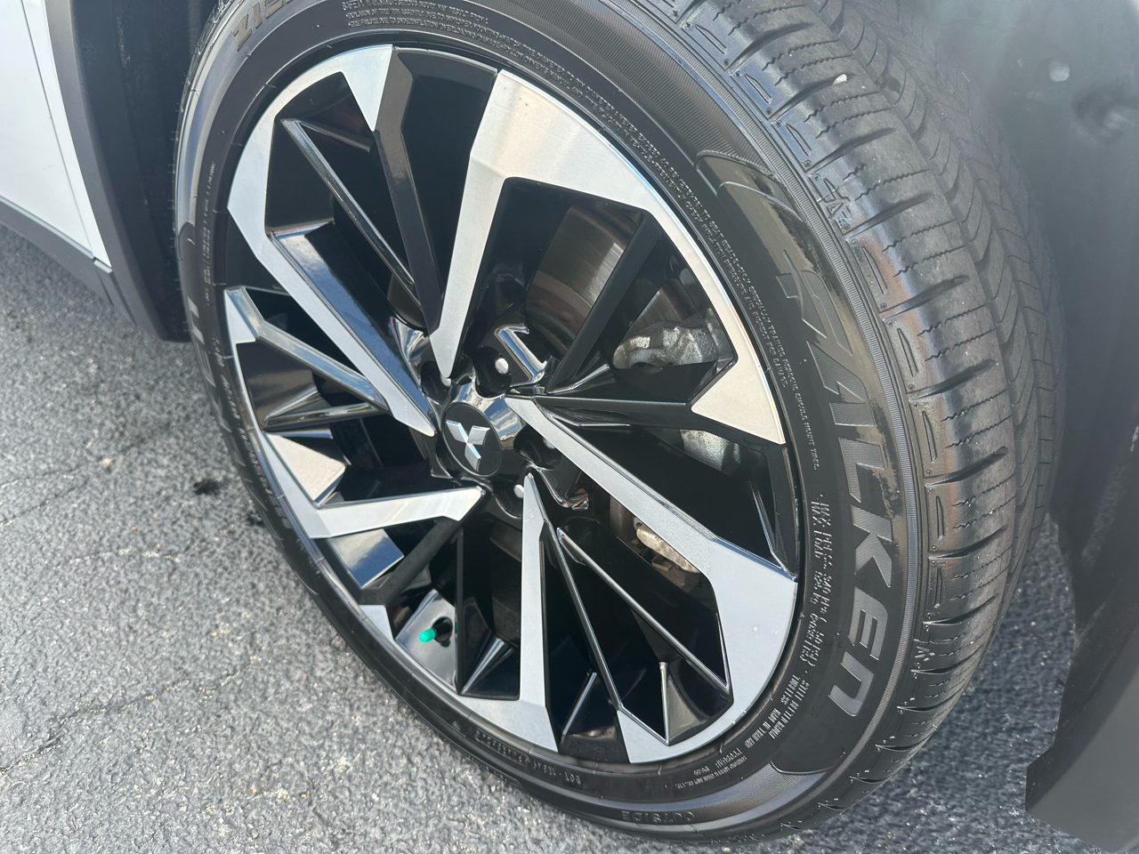 2024 Mitsubishi Outlander SE Black Edition S-AWC photo 7