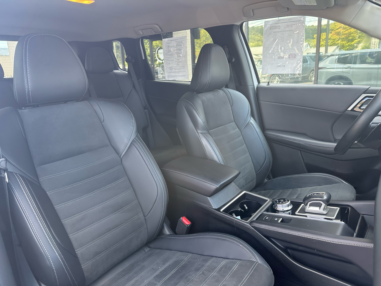 2024 Mitsubishi Outlander SE Black Edition S-AWC photo 9