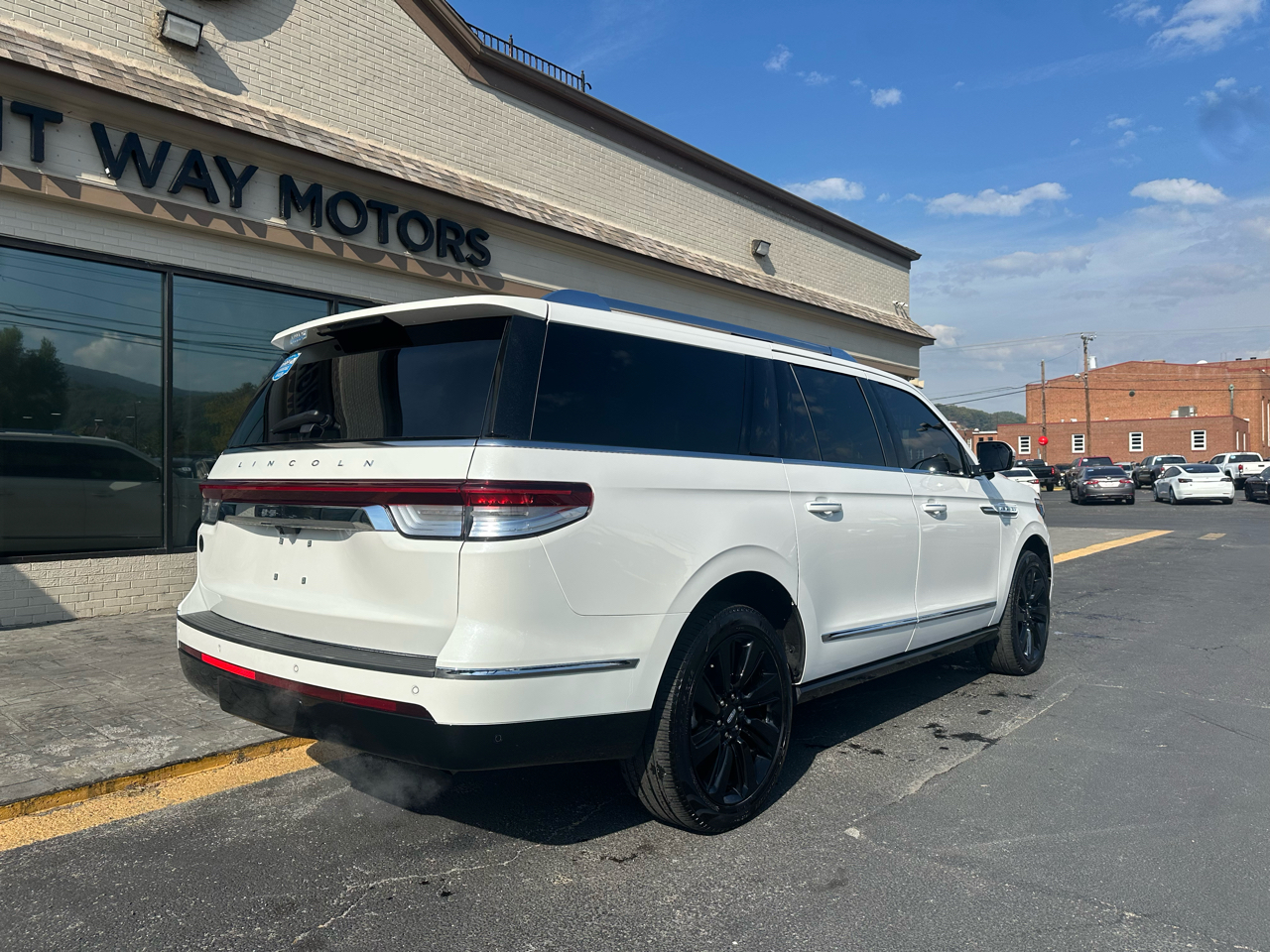 2024 Lincoln Navigator L Reserve photo 3