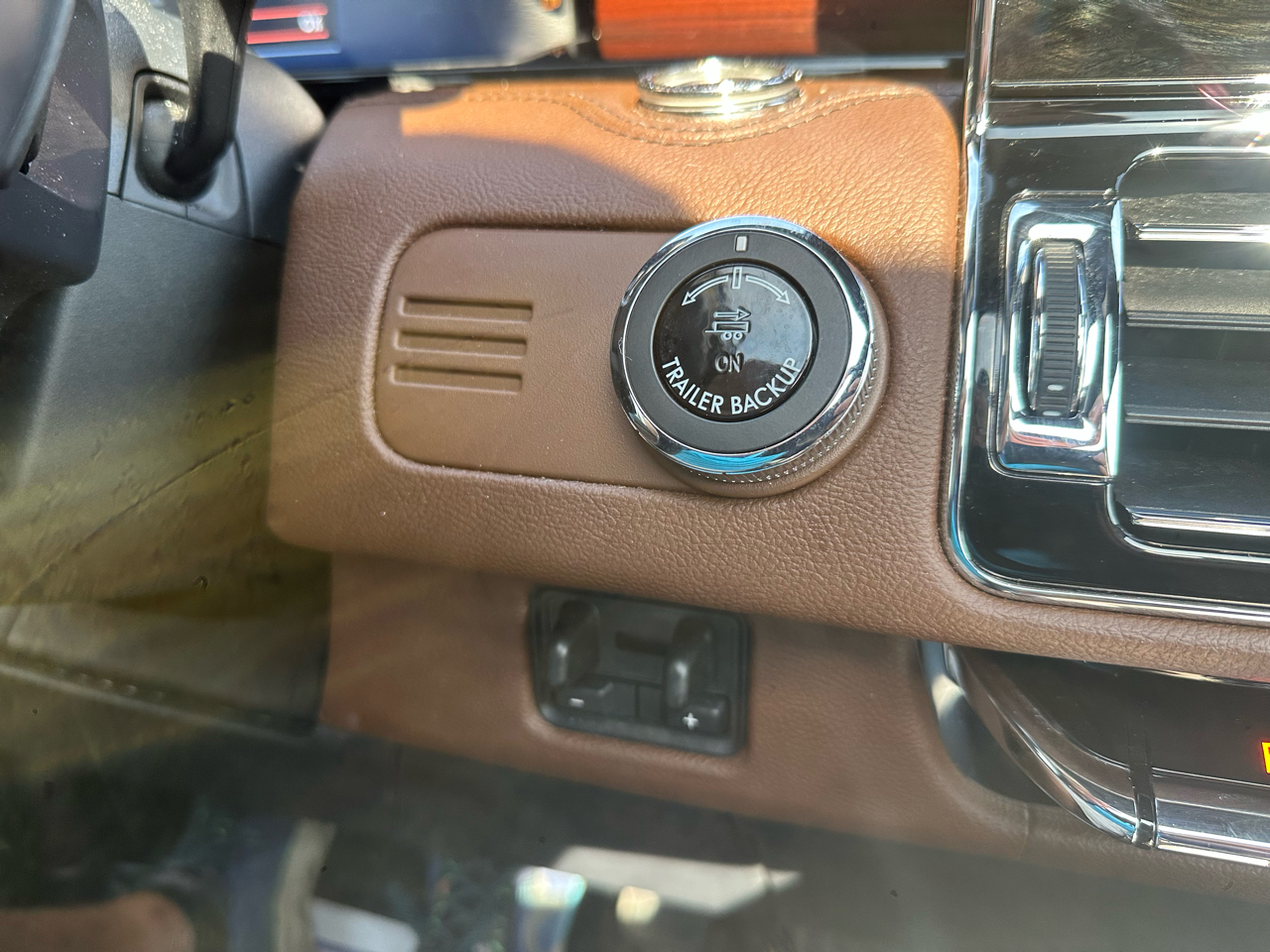 2024 Lincoln Navigator L Reserve photo 23