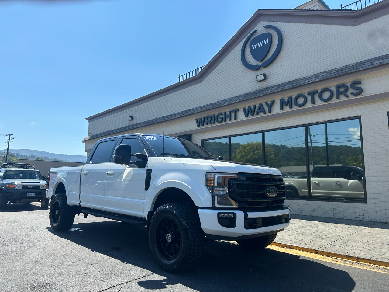 2022 Ford F-250 SD LARIAT 4WD CREW CAB 6.75'