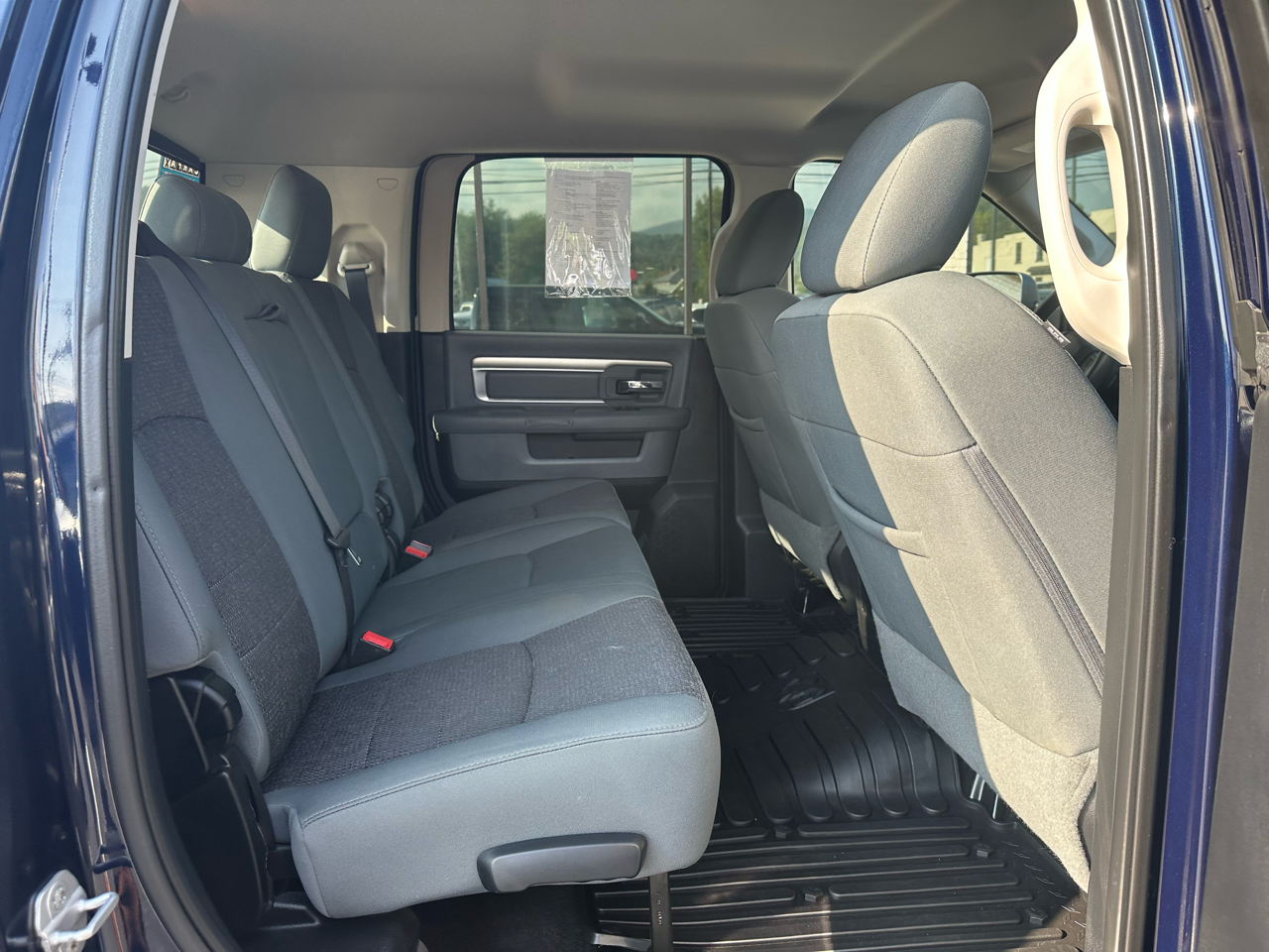 2015 Ram 3500 SLT photo 15