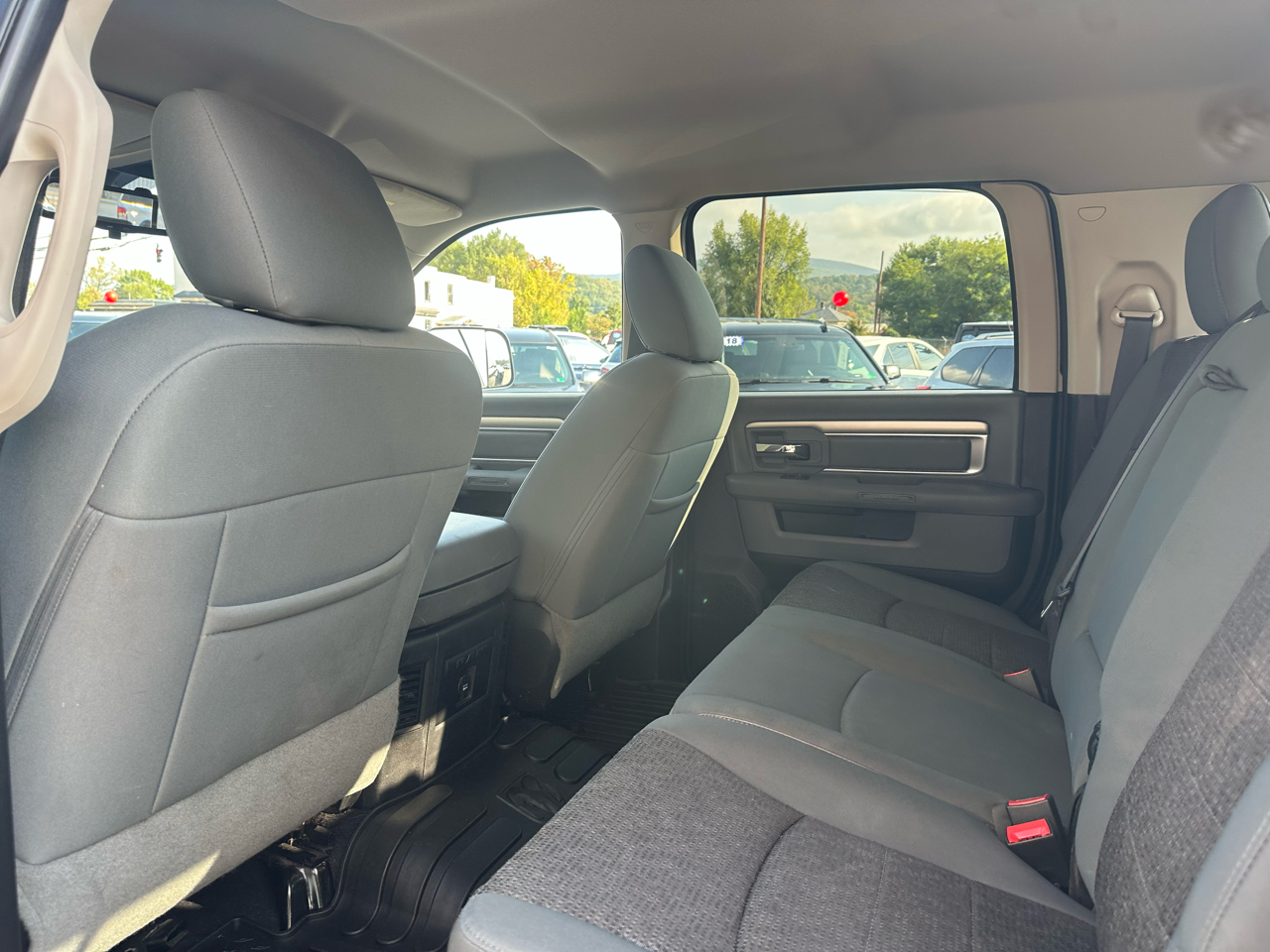 2015 Ram 3500 SLT photo 16