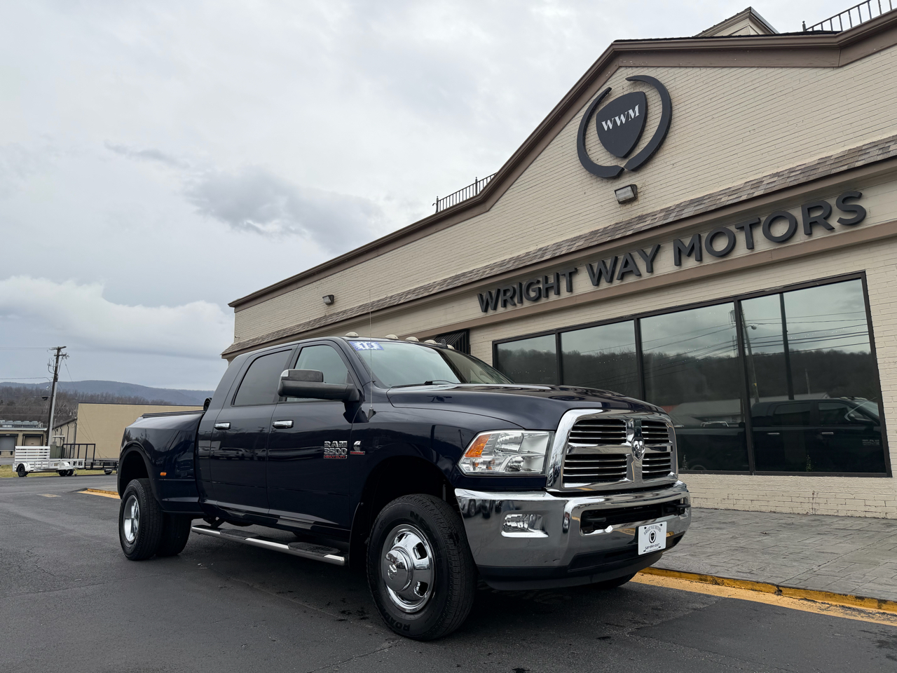 2015 RAM 3500 4WD MEGA CAB 160.5" BIG H