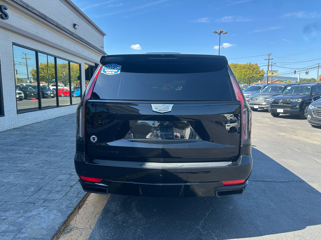 2023 Cadillac Escalade ESV Sport Platinum photo 4