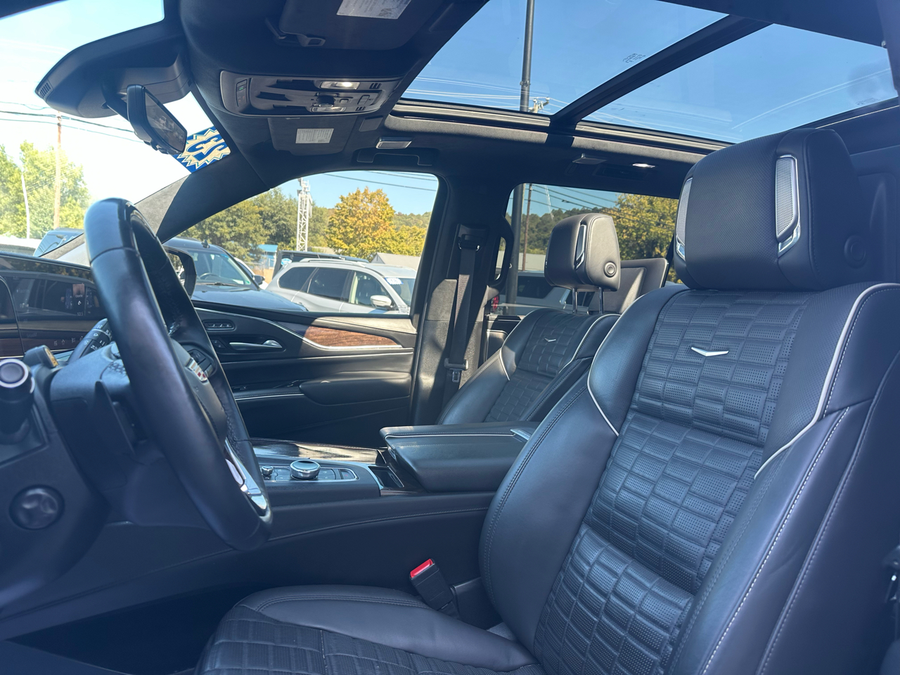 2023 Cadillac Escalade ESV Sport Platinum photo 9