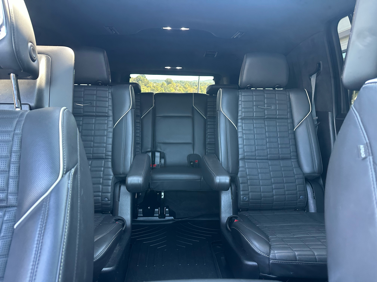 2023 Cadillac Escalade ESV Sport Platinum photo 18