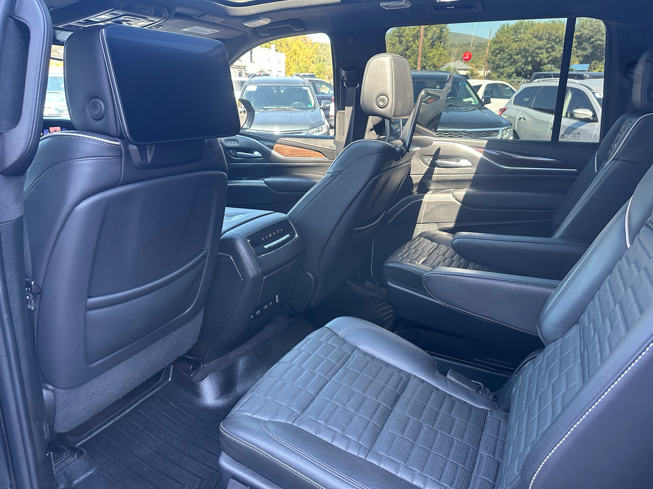 2023 Cadillac Escalade ESV Sport Platinum photo 20