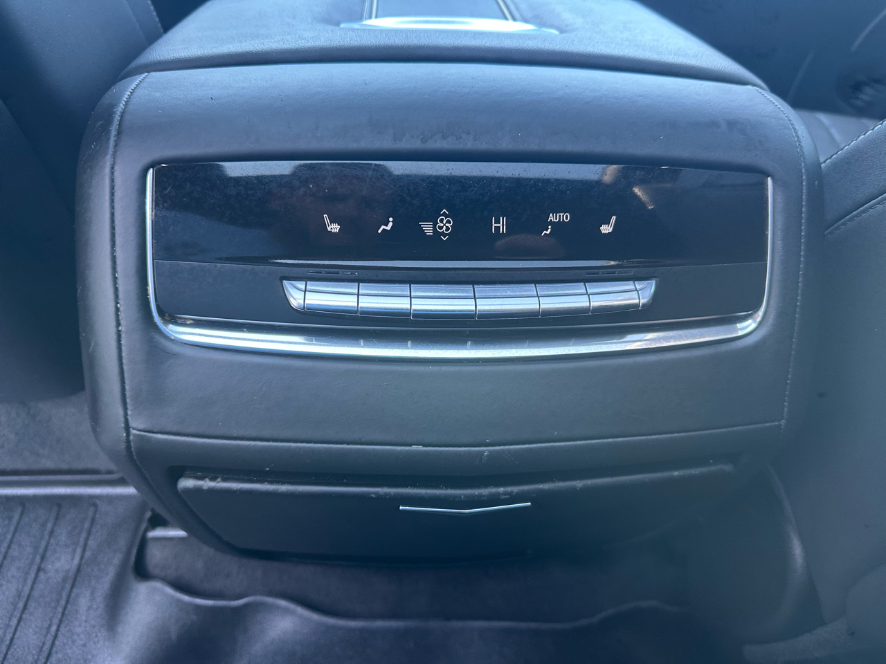 2023 Cadillac Escalade ESV Sport Platinum photo 21