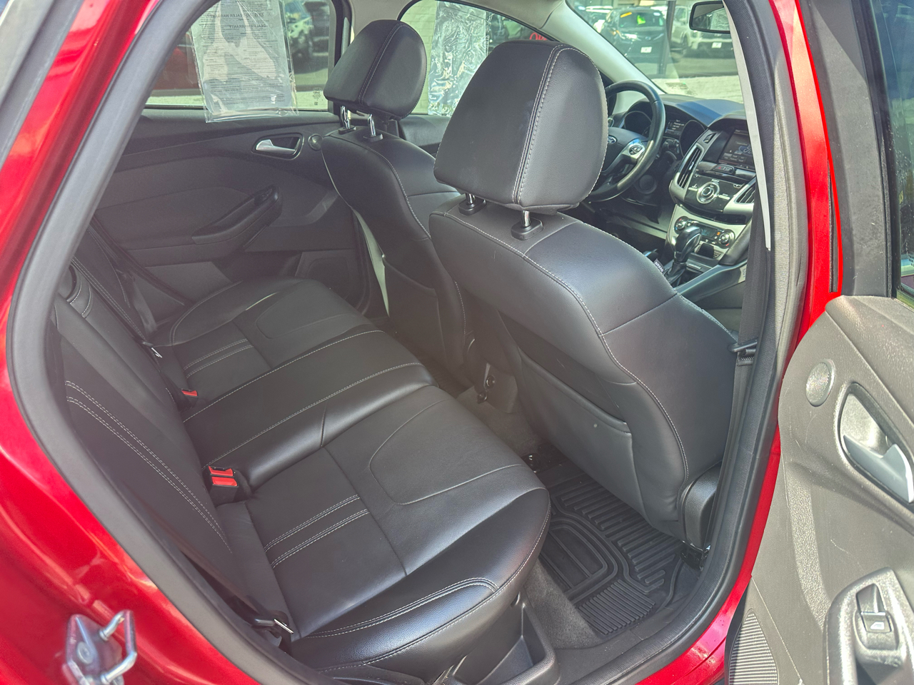 2012 Ford Focus Titanium photo 12