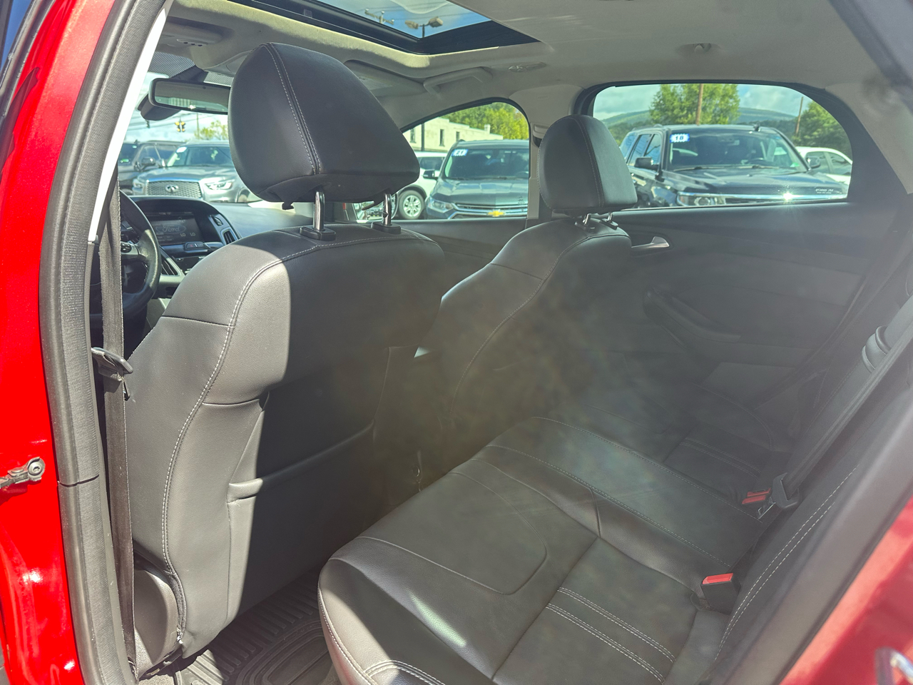 2012 Ford Focus Titanium photo 13