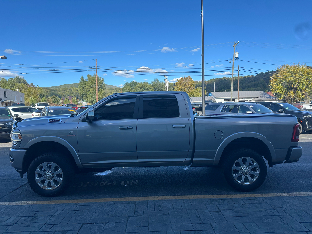 2021 Ram 3500 Laramie photo 4