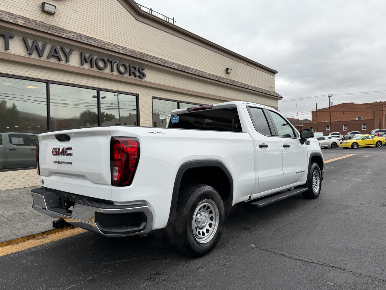 2024 Gmc Sierra 1500 Pro photo 2