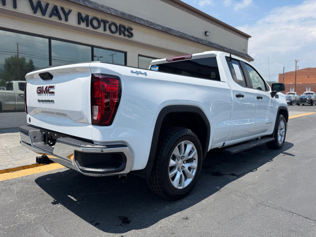 GMC Sierra 1500 4WD Double Cab 147" Pro 2024