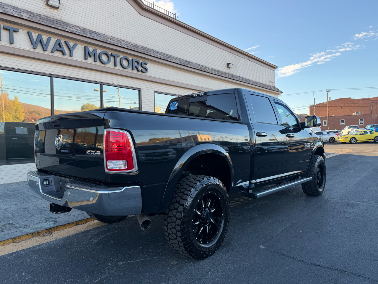 2017 Ram 2500 Laramie photo 3