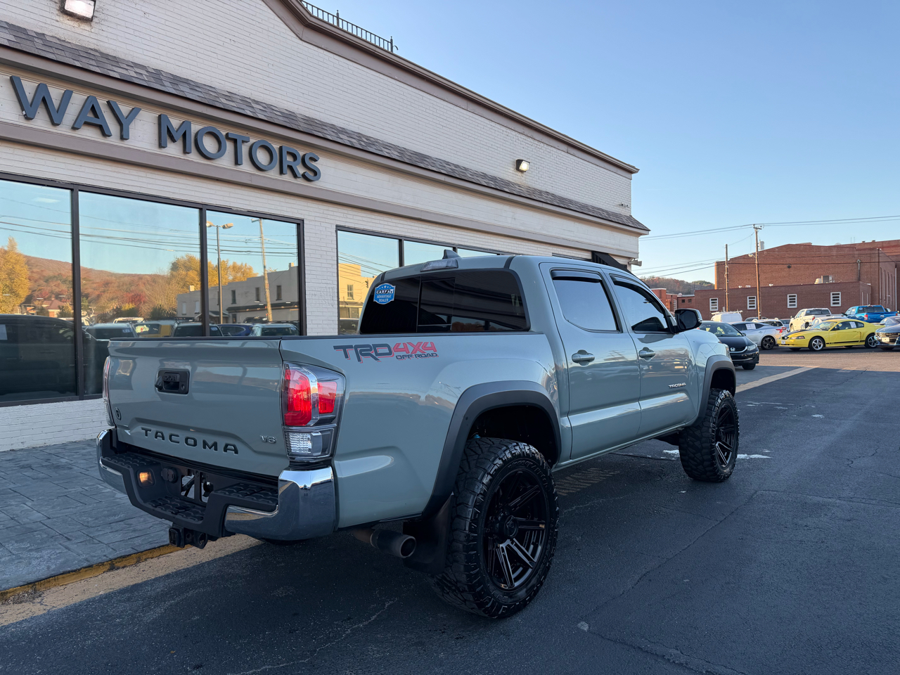 2022 Toyota Tacoma TRD Double Cab photo 3