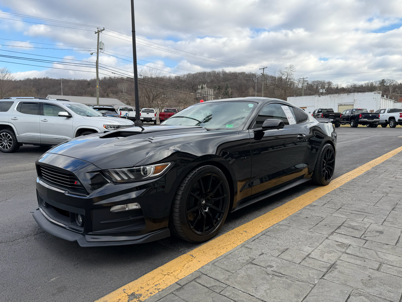 2017 Ford Mustang GT photo 2