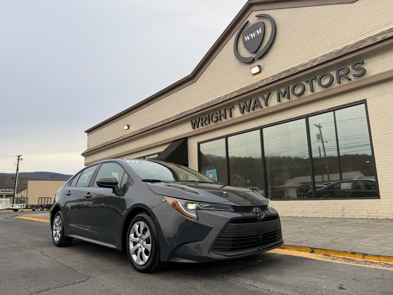 2023 Toyota Corolla LE's photo