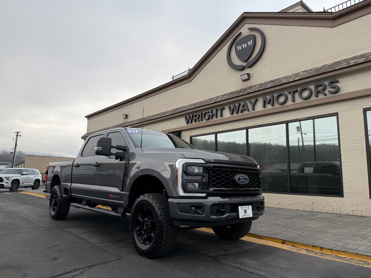 2024 Ford F-350 Super Duty XL's photo