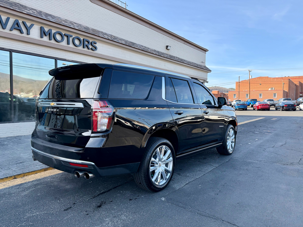 Chevrolet Tahoe 4WD 4dr High Country 2021