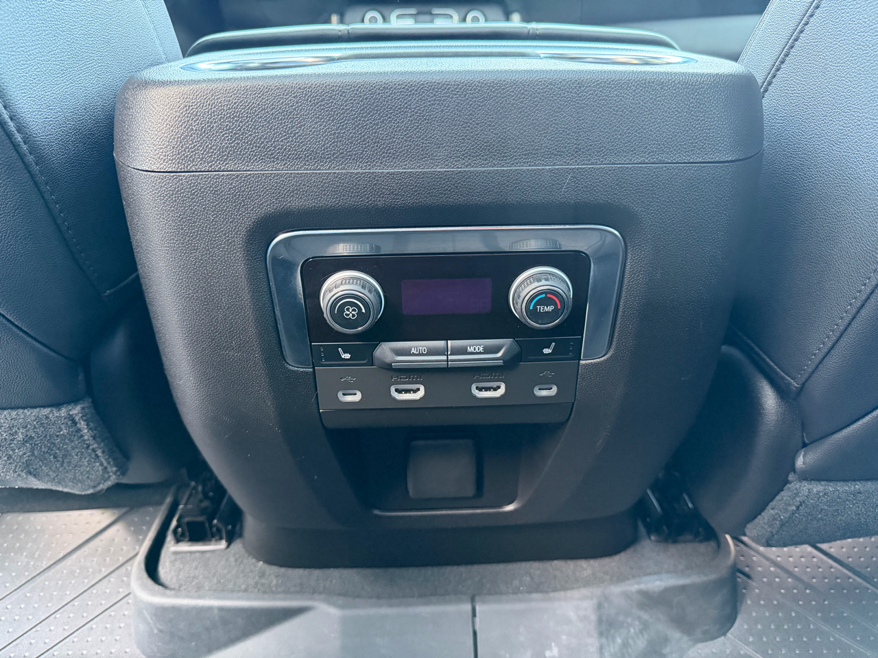 Chevrolet Tahoe 4WD 4dr High Country 2021