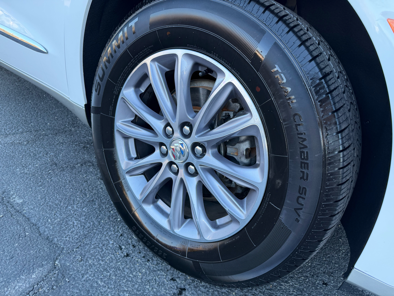 Buick Enclave AWD 4dr Premium 2024