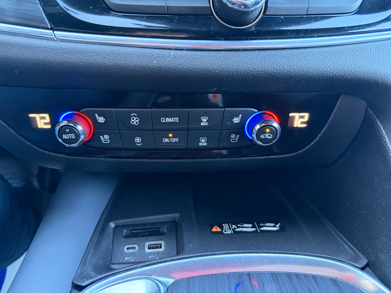 Buick Enclave AWD 4dr Premium 2024