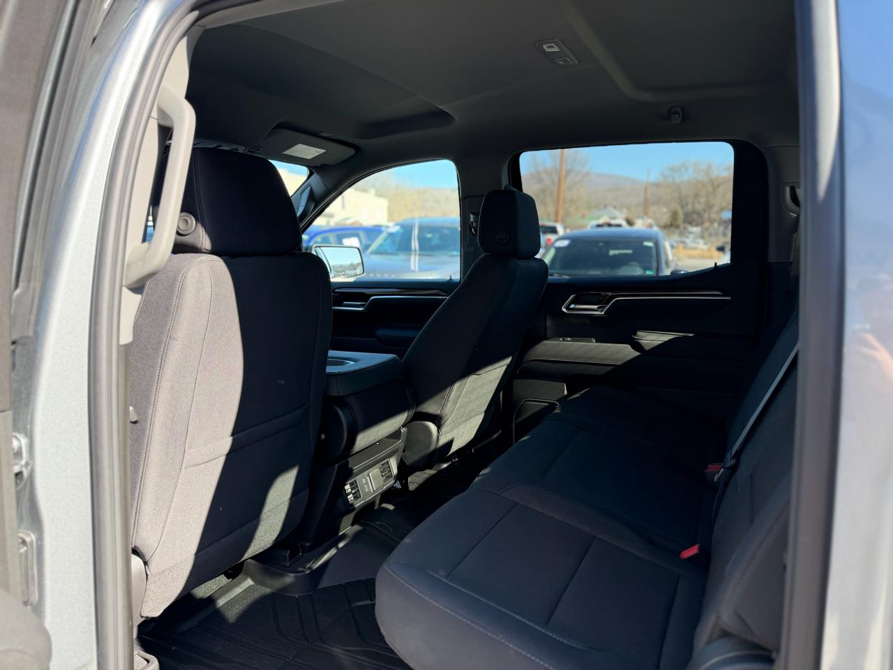 Chevrolet Silverado 1500 4WD Crew Cab 147" RST 2026