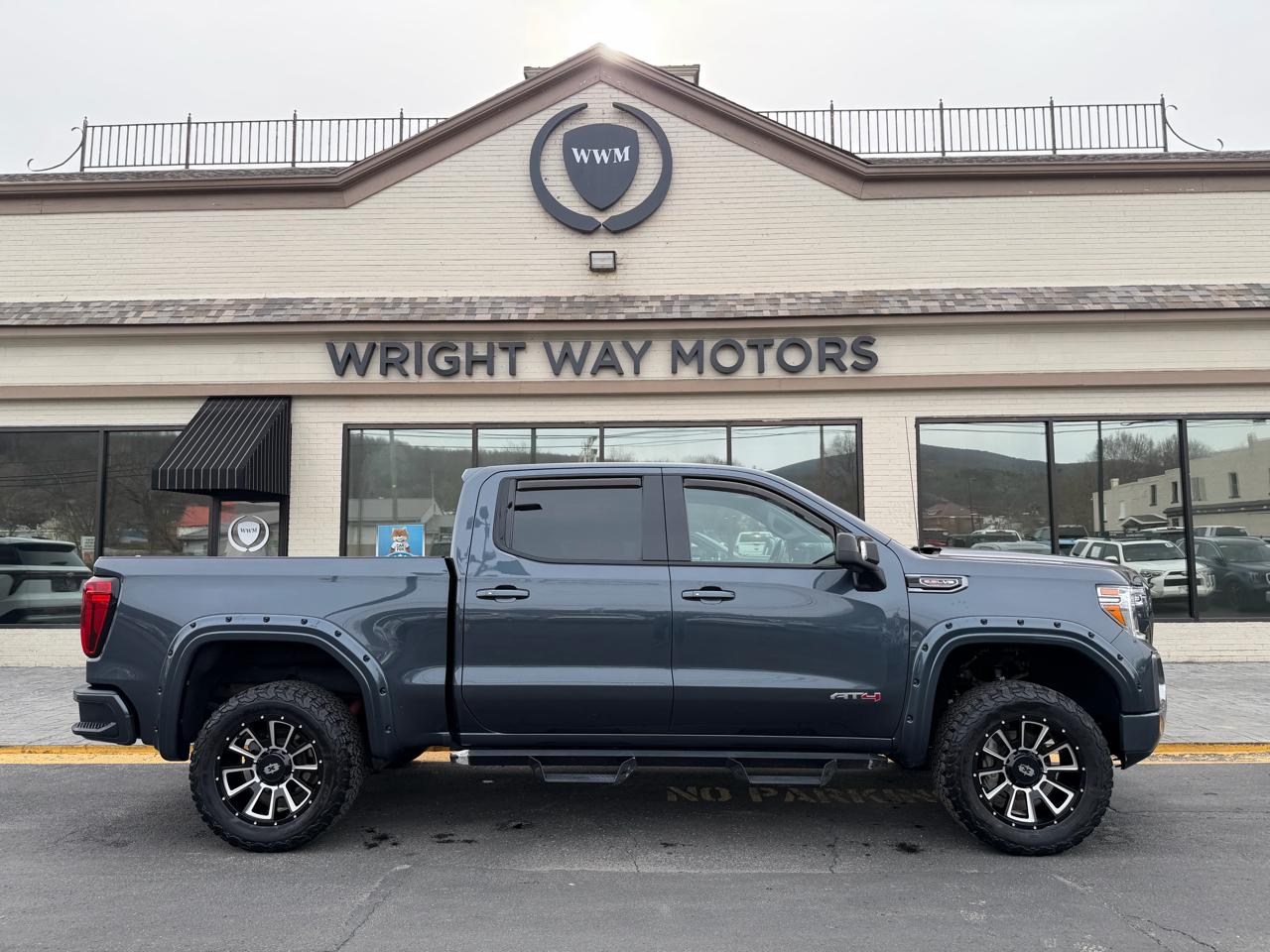 GMC Sierra 1500 4WD Crew Cab 147" AT4 2021