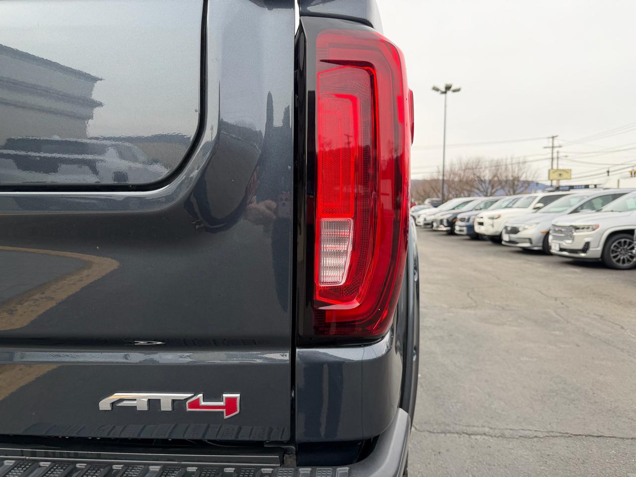 GMC Sierra 1500 4WD Crew Cab 147" AT4 2021