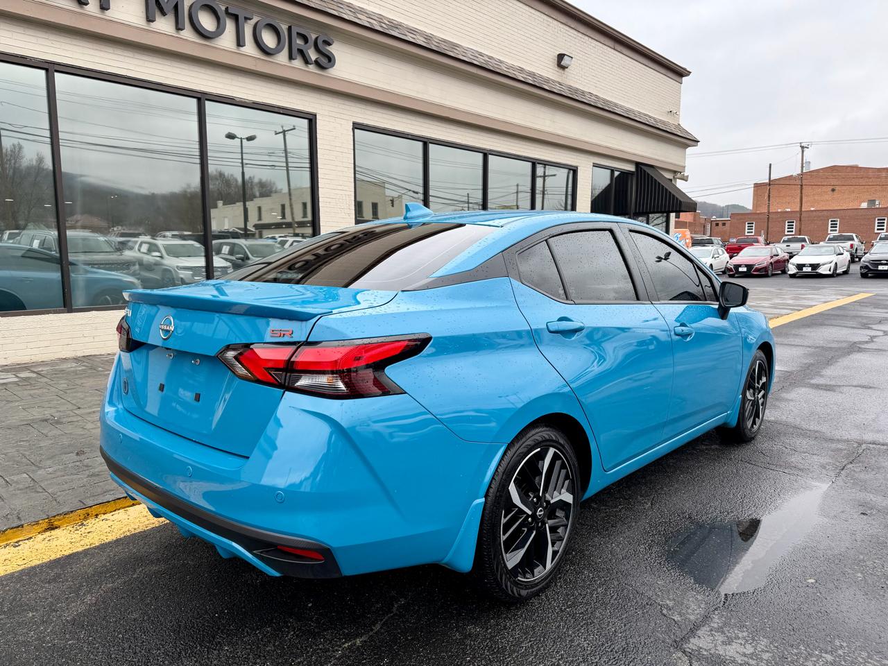 Nissan Versa SR CVT 2025