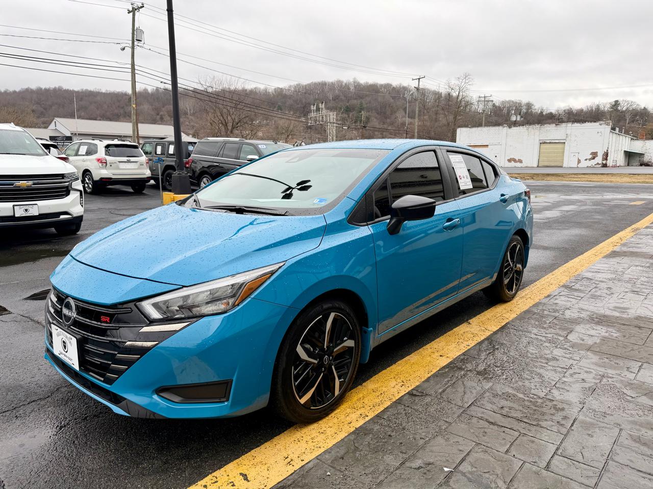 Nissan Versa SR CVT 2025