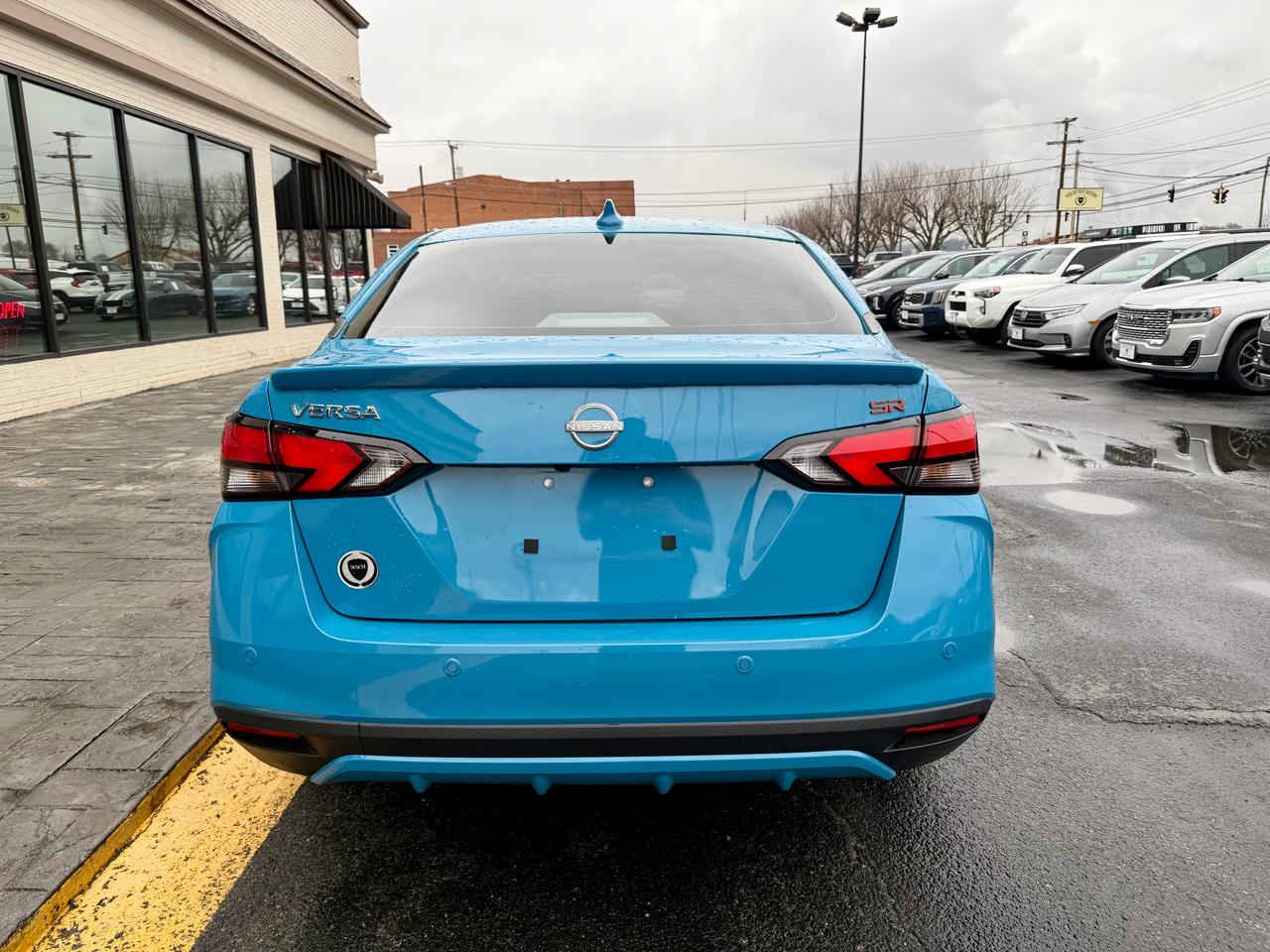 Nissan Versa SR CVT 2025