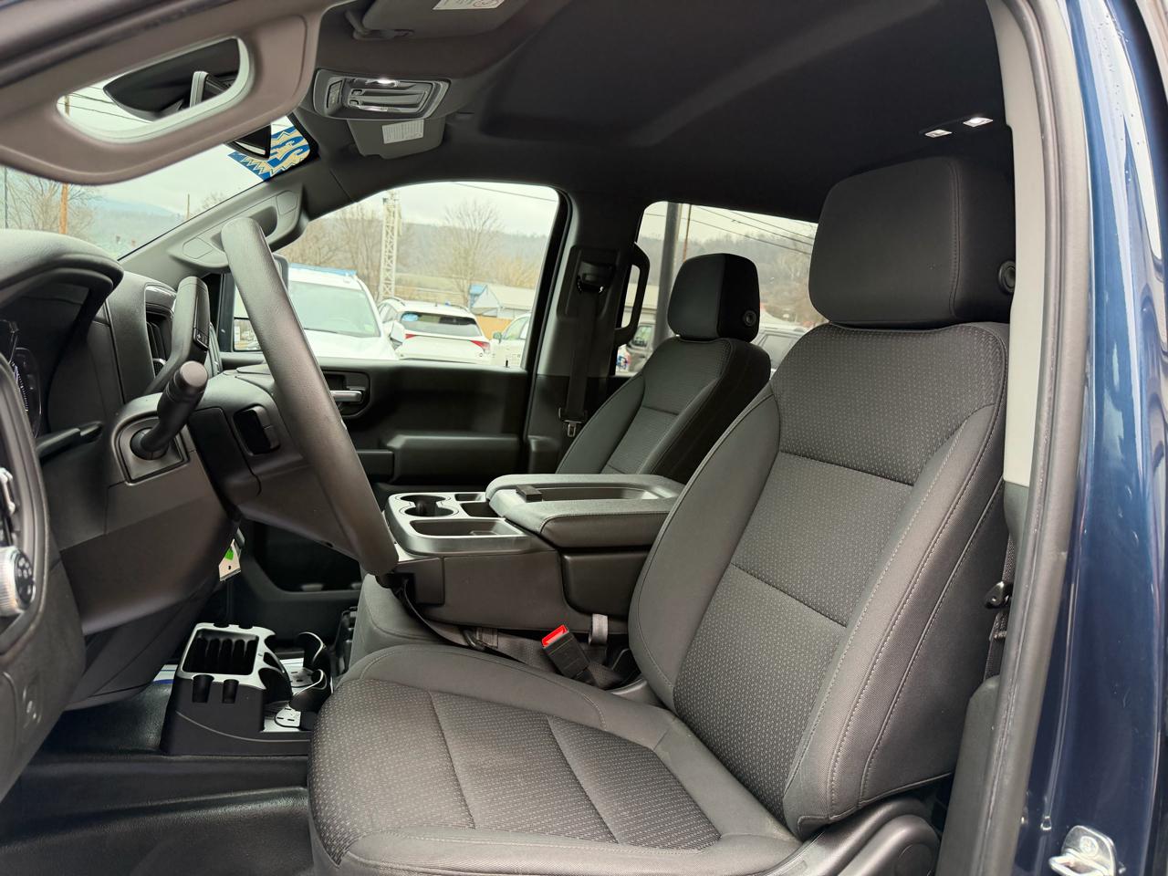 GMC Sierra 2500HD 4WD Crew Cab 159" Pro 2023