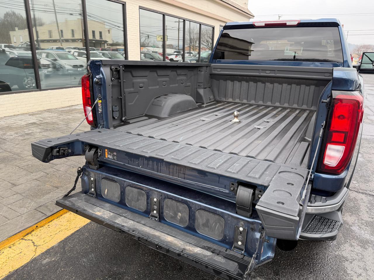 GMC Sierra 2500HD 4WD Crew Cab 159" Pro 2023