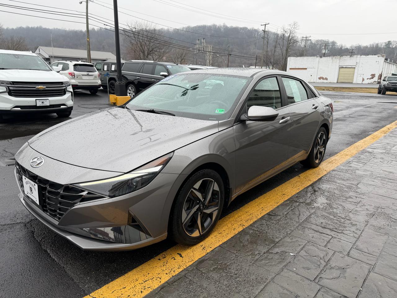 Hyundai Elantra  2023