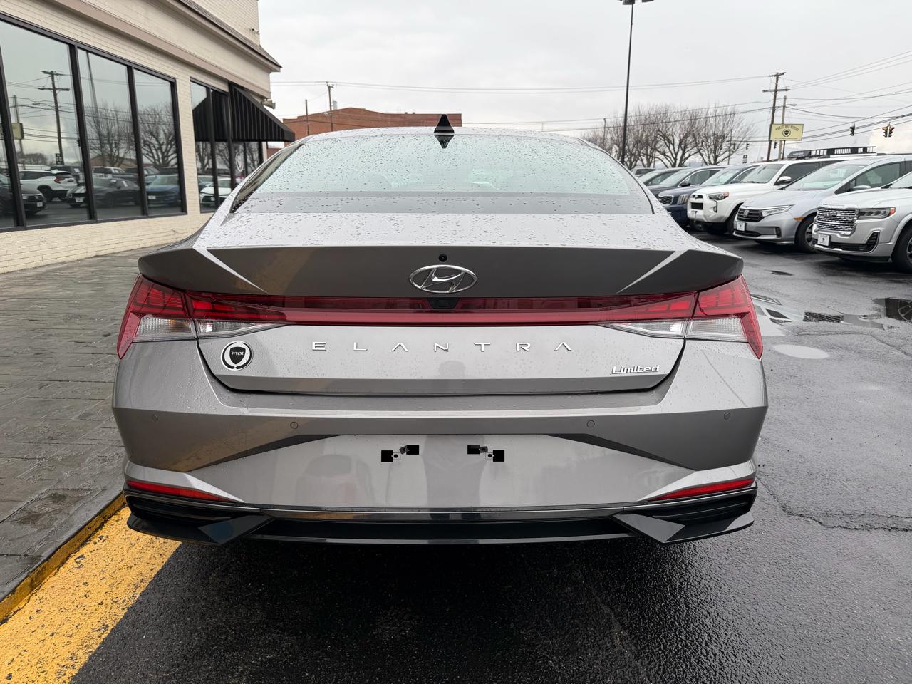 Hyundai Elantra  2023