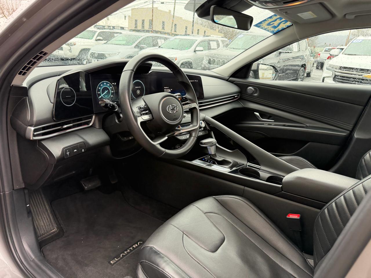 Hyundai Elantra  2023